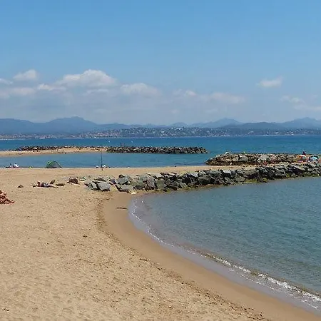 Au Reveil Des Cigales 3*