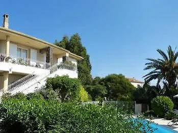 Guest house Au Reveil Des Cigales 3*