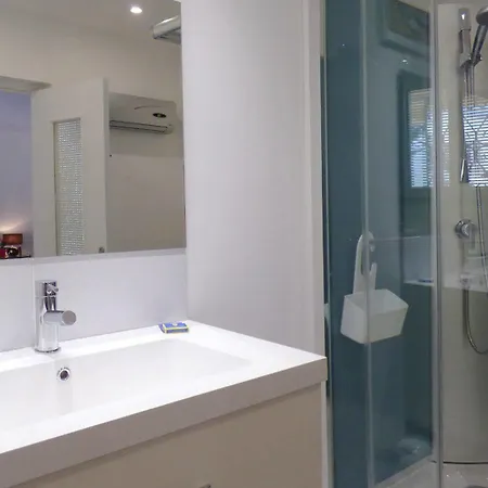 Guest house Au Reveil Des Cigales 3*