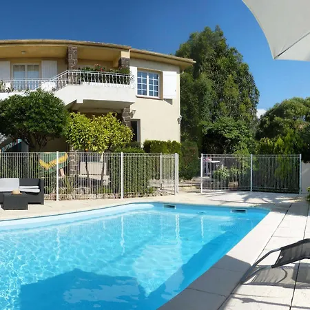 Au Reveil Des Cigales Guest house 3*